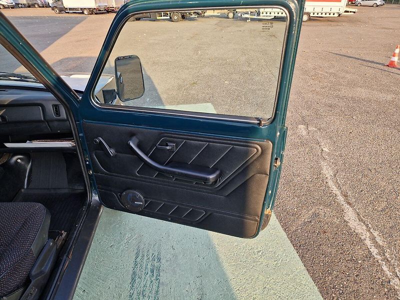 Lada Niva 1,7  4x4 - fotka 20 z 24