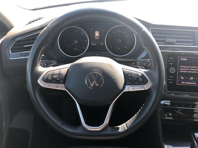 Volkswagen Tiguan 2.0 TDi DSG 7st. LIFE - fotka 17 z 28