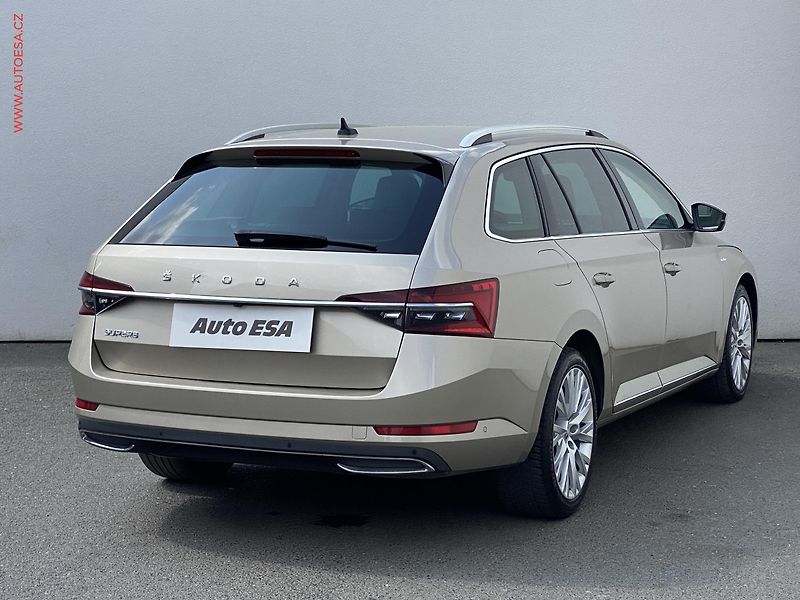 Škoda Superb (2022) 2.0 TDi, ČR, L&K, DSG, LED - fotka 4 z 20