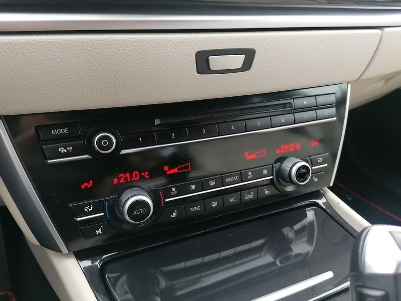 BMW Řada 5 (2014) GT 530d xDrive M-paket - fotka 18 z 40