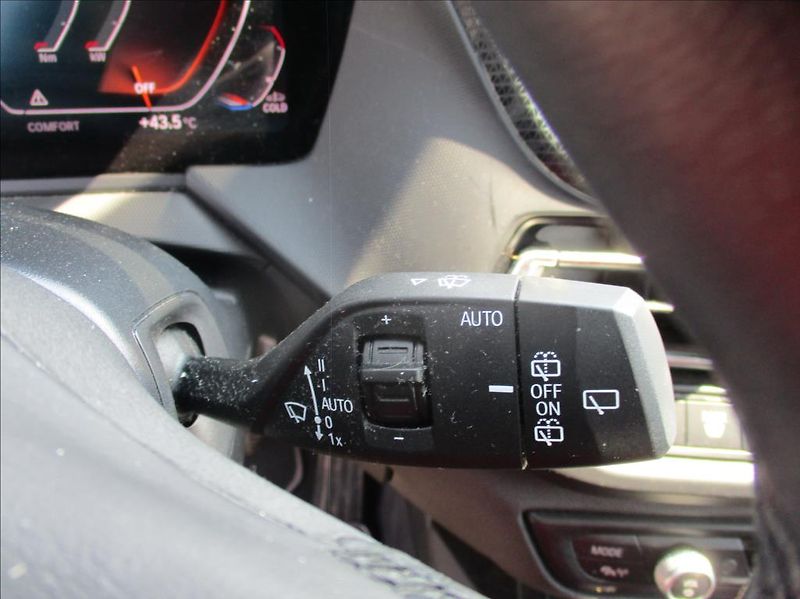 BMW Řada 1 1,5 118i,automat,servis,DPH,CZ - fotka 22 z 29