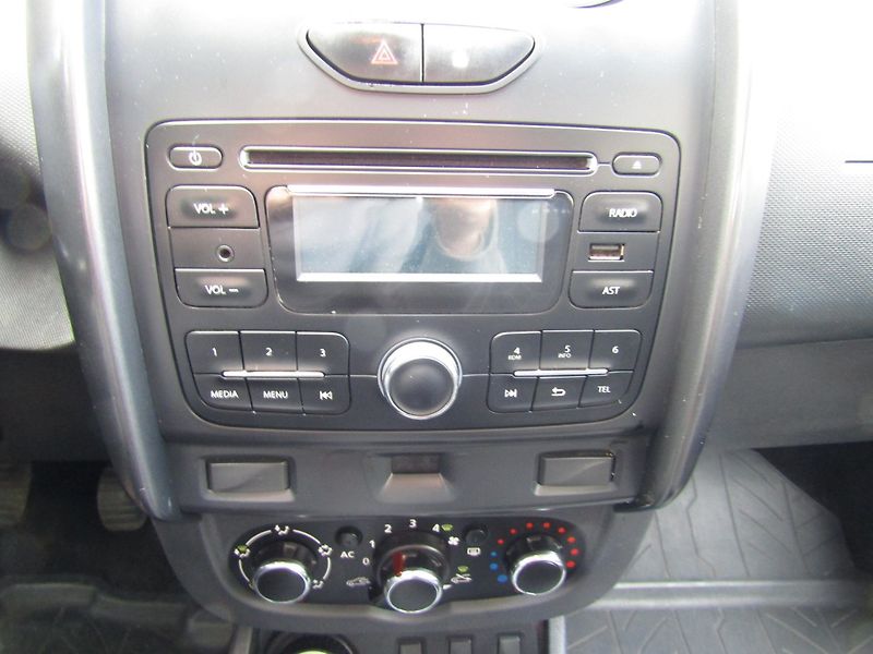 Dacia Duster (2014) 1.6 16V 77kW 4X4 - fotka 30 z 37