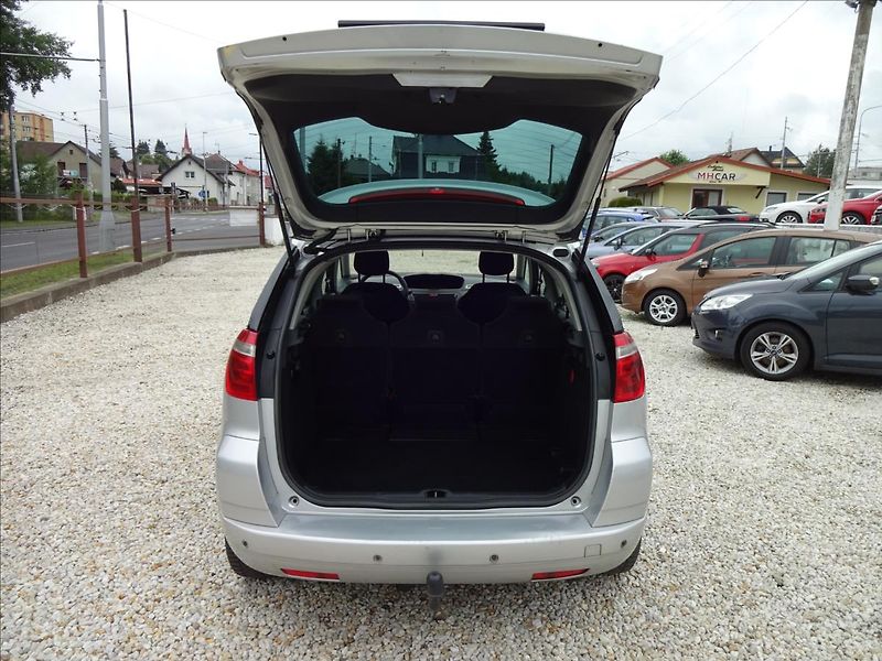 Citroën C4 Picasso 1,6HDI 80kW - fotka 22 z 44