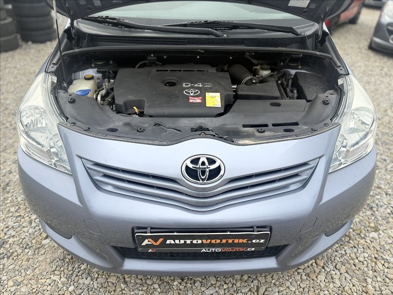 Toyota Verso 2,0 D-4D 93kW DIGIKLIMA 6KVALT - fotka 26 z 26
