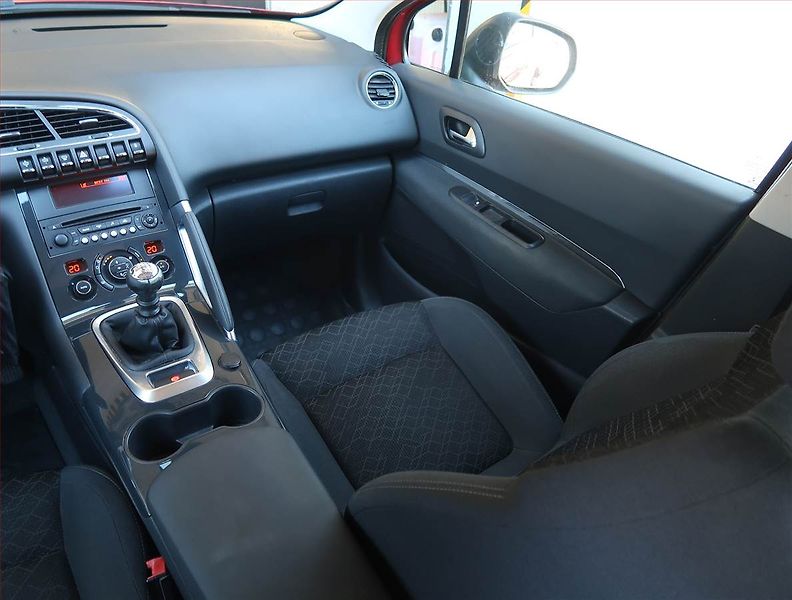 Peugeot 3008 (2014) 1.6 HDi, Serv.kniha, Tempomat - fotka 8 z 17