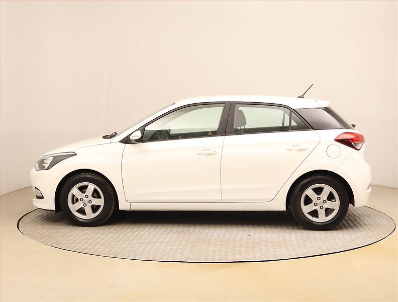 Hyundai i20 (2018) 1.2, Serv.kniha - fotka 3 z 17