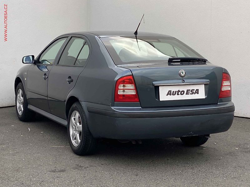 Škoda Octavia (2005) 1.6i, ČR, AC, STK5/28 - fotka 6 z 16