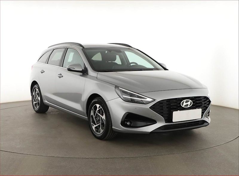 Hyundai i30 (2025) 1.0 T-GDI, STYLE, AUTOMAT - fotka 1 z 21