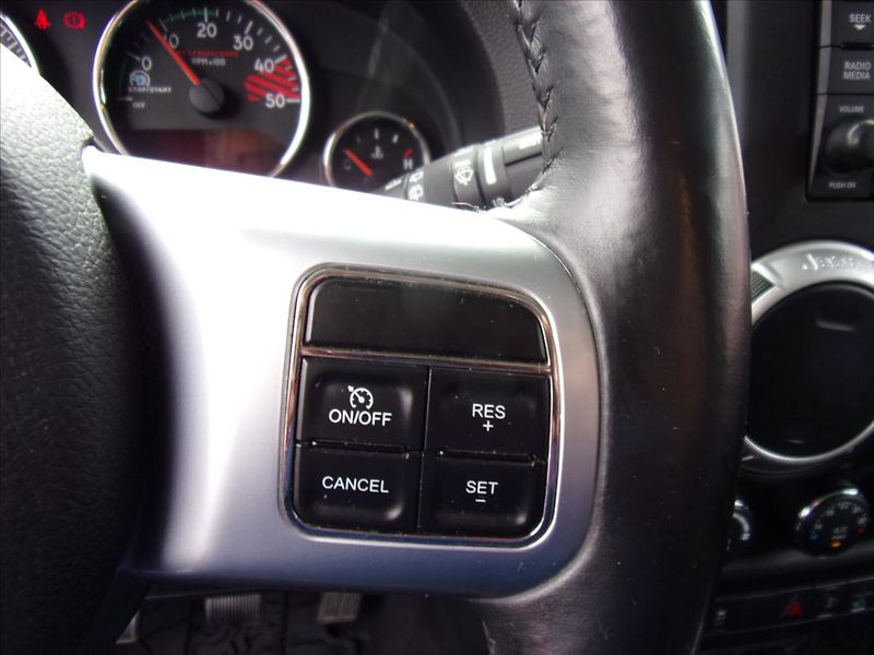 Jeep Wrangler 2,8 CRD Rubikon 147kW 1maj. - fotka 24 z 30