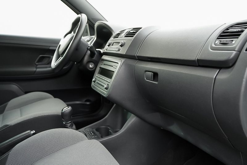 Škoda Fabia 1.2 TSI MONTECARLO - fotka 19 z 37