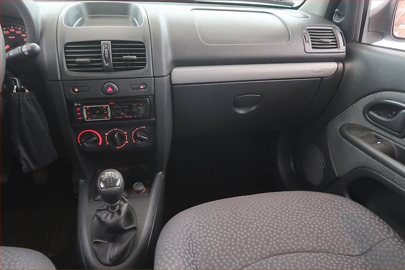 Renault Clio (2009) 1.2, po STK, pěkný stav - fotka 8 z 14