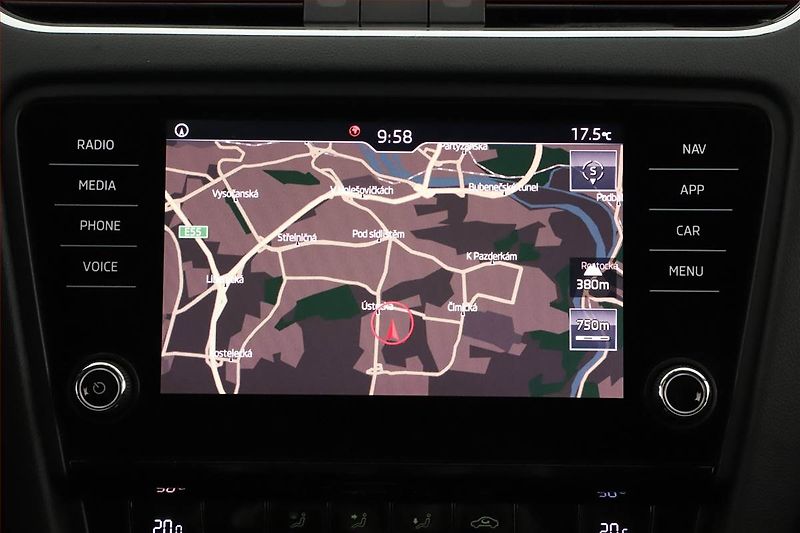Škoda Octavia (2019) 2.0 TDI, Automat, Navi - fotka 12 z 17