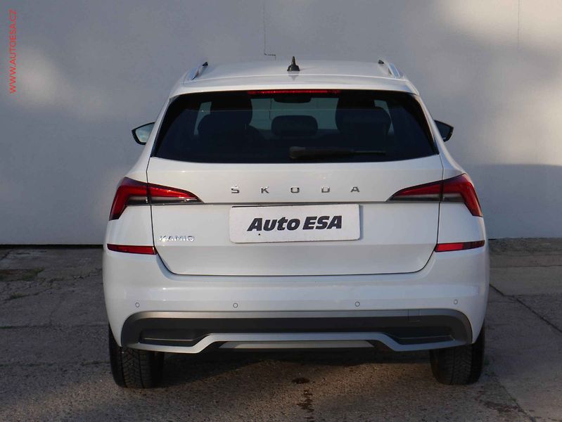 Škoda Kamiq (2022) 1.0 TSi, ČR, LED, park.čidla - fotka 5 z 16