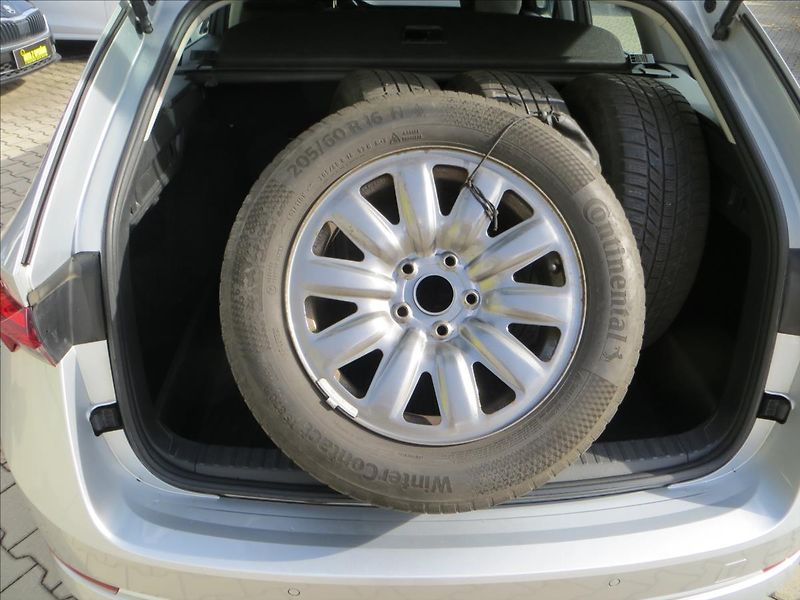 Škoda Octavia 2,0 TDI Ambition ČR - fotka 8 z 24