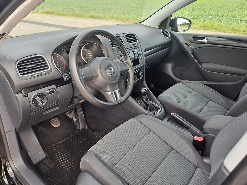Volkswagen Golf (2012) 1.4 16V 59 KW, SERVISKA, PĚKNÝ - fotka 9 z 36