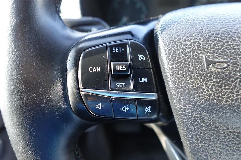 Ford Transit Custom 2,0 TDCI  L2H1 6MÍST KLIMA - fotka 26 z 35