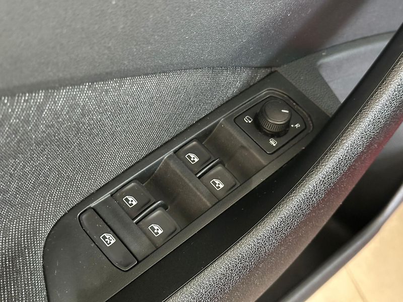 Škoda Scala 1,0 TSI Style DSG, plná výbava - fotka 22 z 25