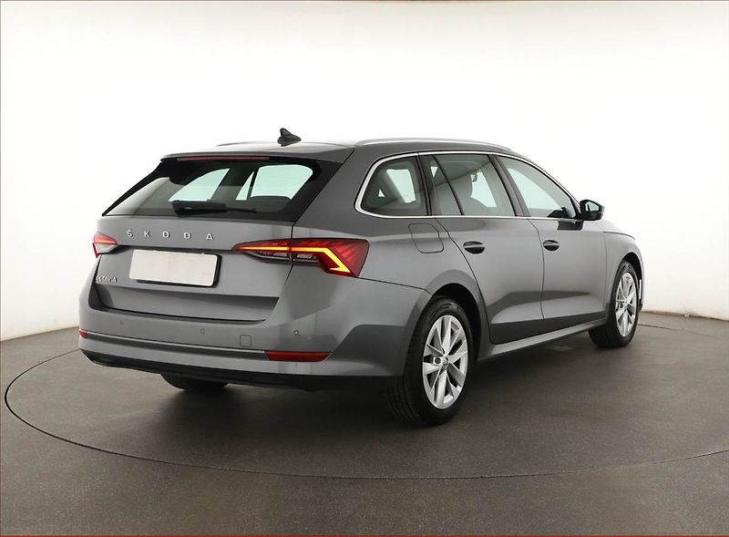 Škoda Octavia (2023) Style Plus 2.0 TDI - fotka 5 z 19