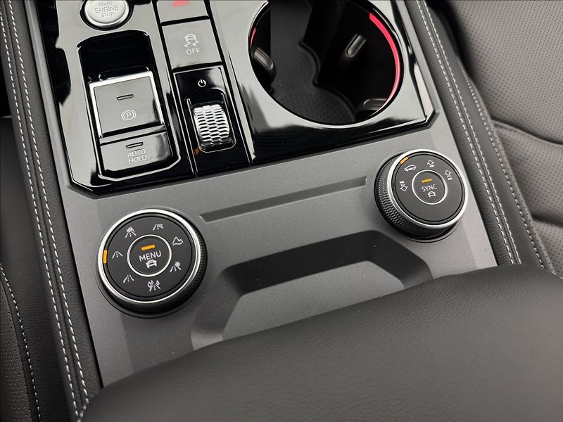 Volkswagen Touareg 3,0 HUD MASÁŽ NZTOP ČR ZÁRUKA - fotka 33 z 54