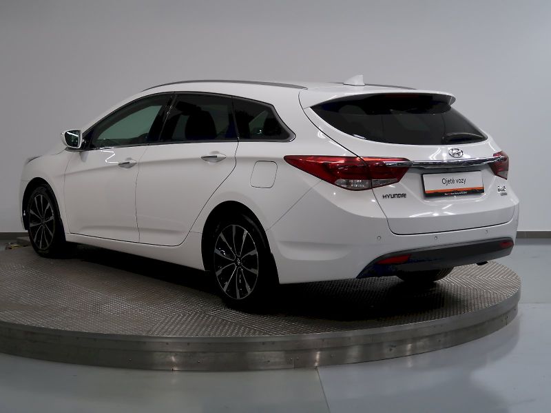 Hyundai i40 (2017) 1.7CRDI 104KW NAVI - fotka 7 z 34
