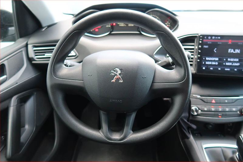 Peugeot 308 (2016) 1.6 BlueHDi, Serv.kniha - fotka 15 z 16
