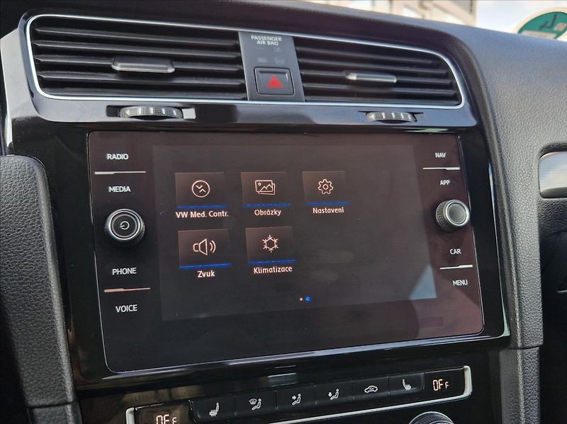 Volkswagen Golf 1,6 TDI JOIN EDITION LED NOSIČ - fotka 27 z 43