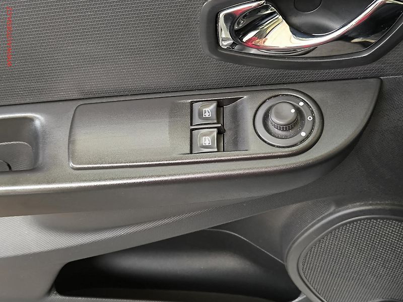 Renault Clio (2014) 0.9 TCe Grandtour, AC, navi - fotka 17 z 17