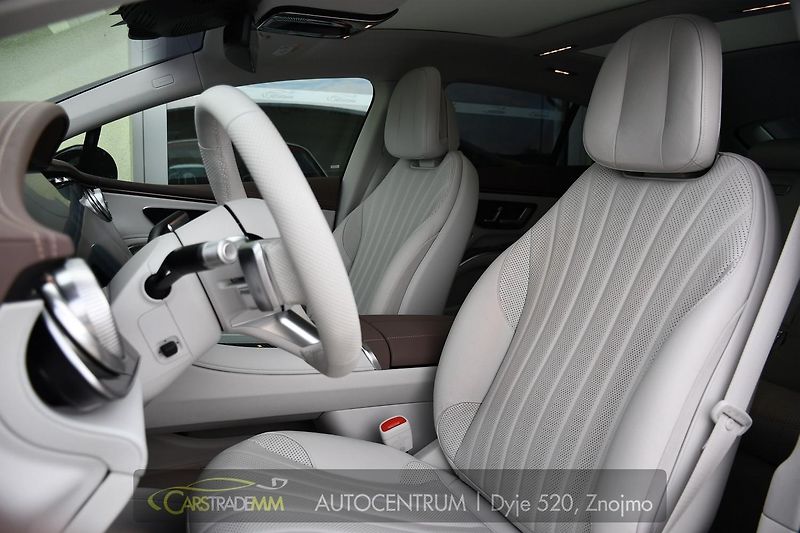 Mercedes-Benz EQS 580 4M HYPERSCREEN K360° 1M - fotka 11 z 59
