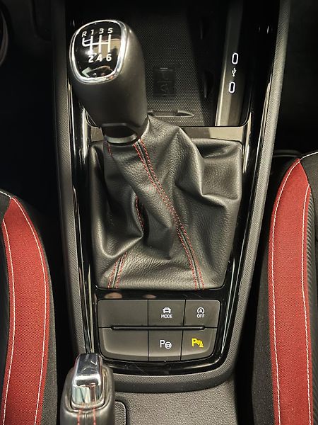 Škoda Kamiq MONTE CARLO, 1.MAJ.,PANORAMA - fotka 19 z 33
