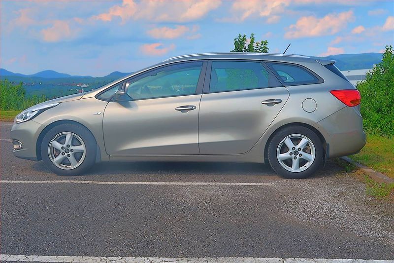 Kia Ceed (2014) 1.6 GDI, Serv.kniha, Tempomat - fotka 3 z 14