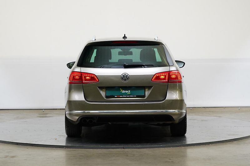 Volkswagen Passat - fotka 6 z 27