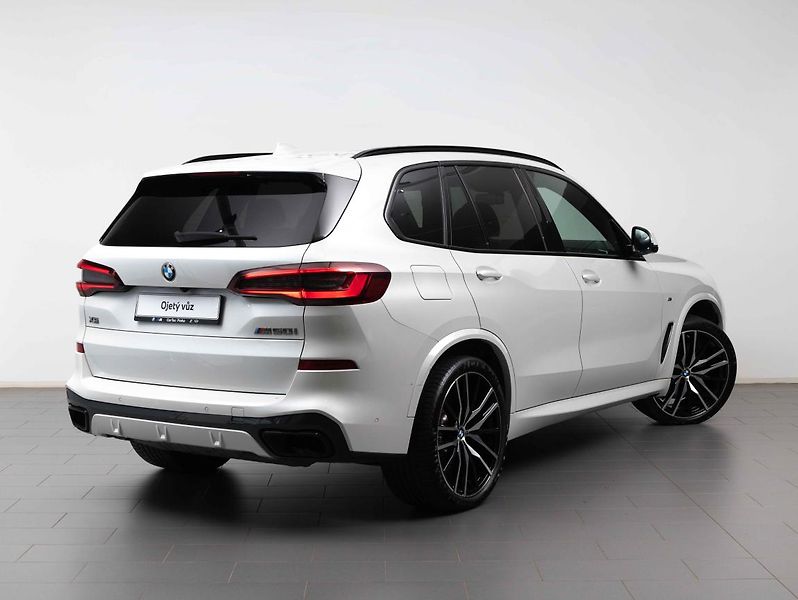 BMW X5 M50i - fotka 5 z 23