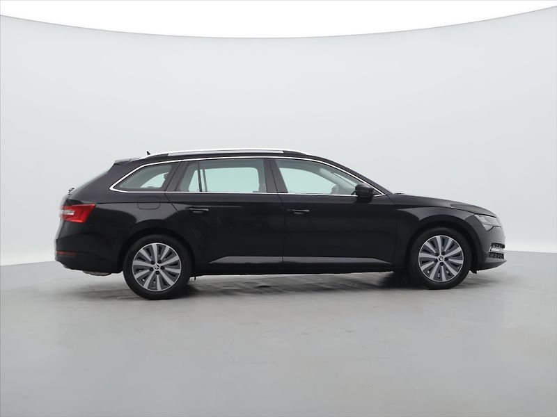 Škoda Superb 2,0 TSI 140kW Style DSG CZ DPH - fotka 7 z 28
