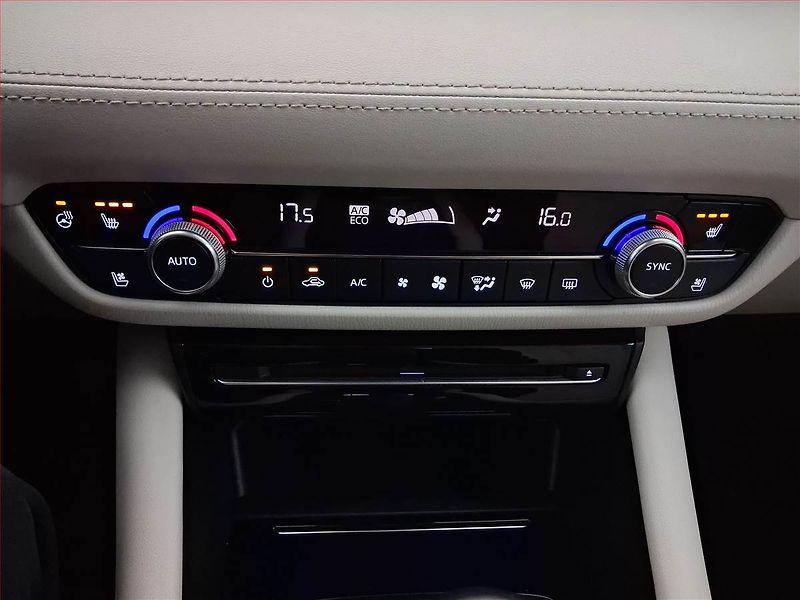 Mazda 6 (2018) 2.2 Skyactiv-D, Serv.kniha - fotka 13 z 18