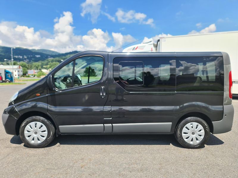 Opel Vivaro (2011) 2.0 CDTi 84-KW 8-MÍST KLIMA TE - fotka 2 z 39