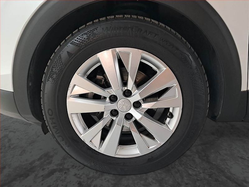Peugeot 3008 (2018) 1.6 THP, Automat, Tempomat - fotka 15 z 20