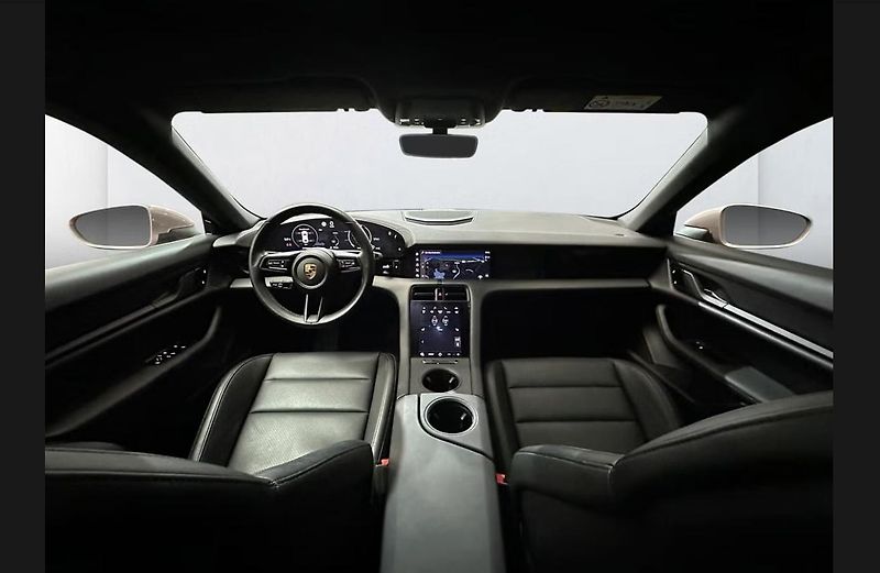 Porsche Taycan 93 kWh Panorama - fotka 16 z 25