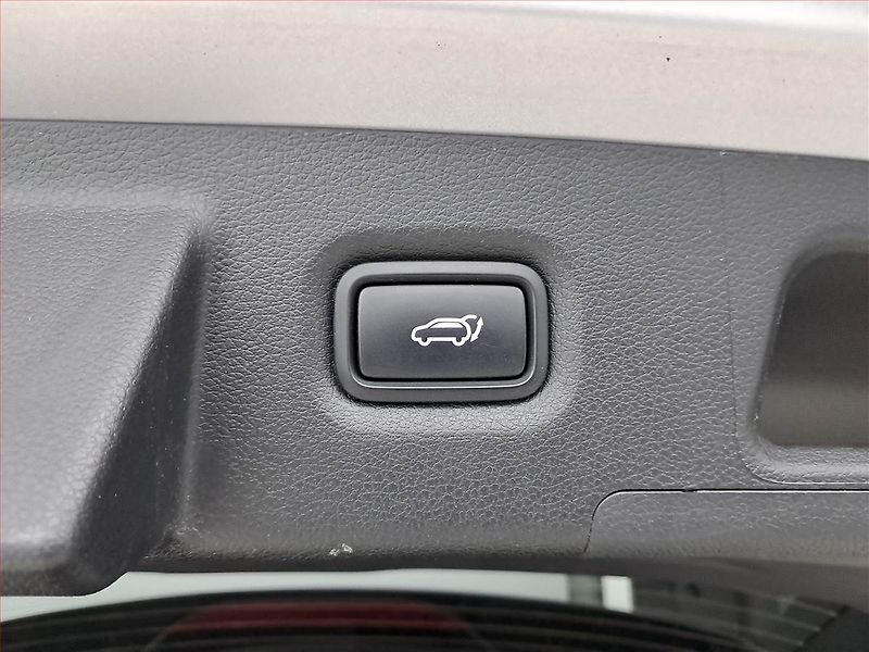 Hyundai Santa Fe (2022) 2.2 CRDi - fotka 27 z 28