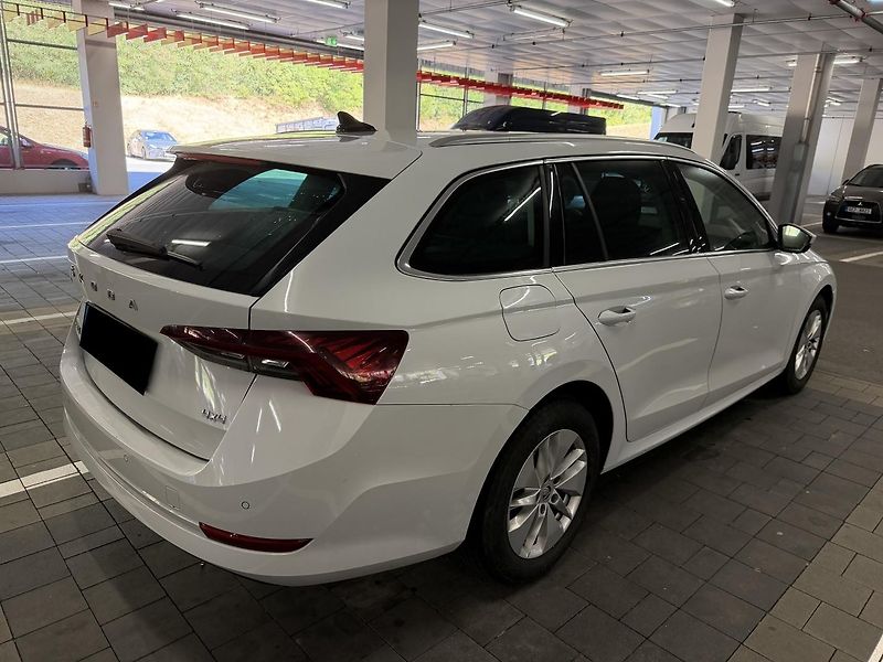 Škoda Octavia (2023)  2.0TDi Style 110kW DSG 4x4 - fotka 3 z 13