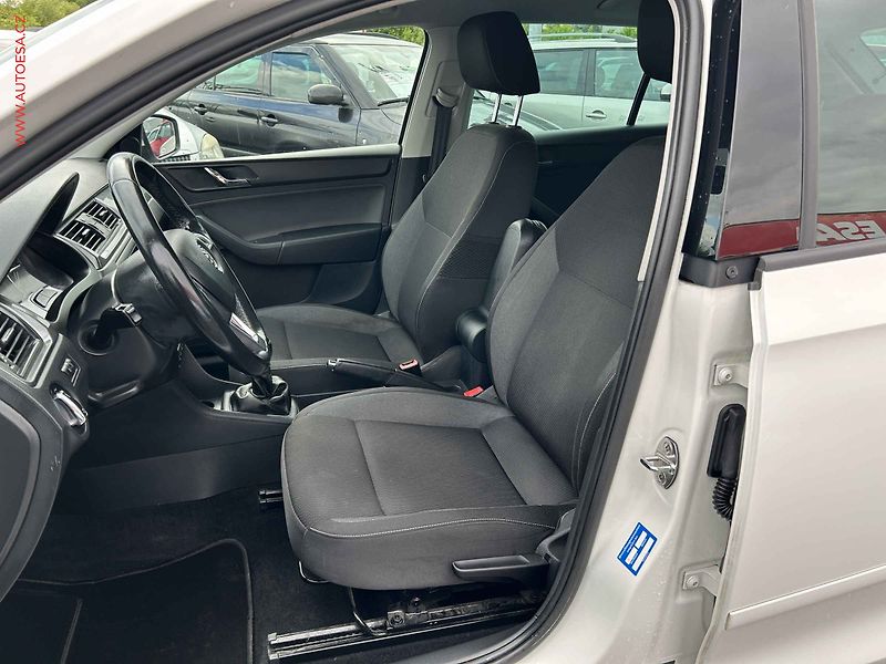 Škoda Rapid (2014) 1.2 TSi, Ambition - fotka 9 z 17