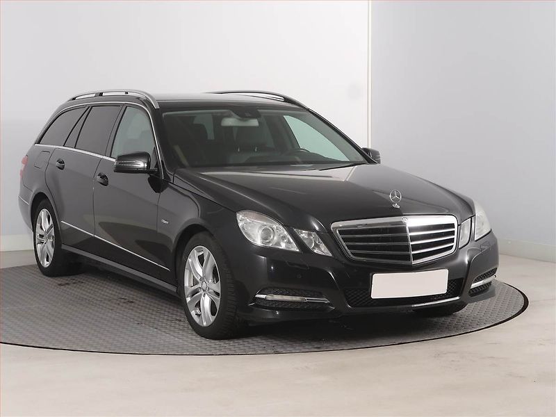 Mercedes-Benz Třídy E (2010) E 250 CDI, Automat, Navi - fotka 1 z 19