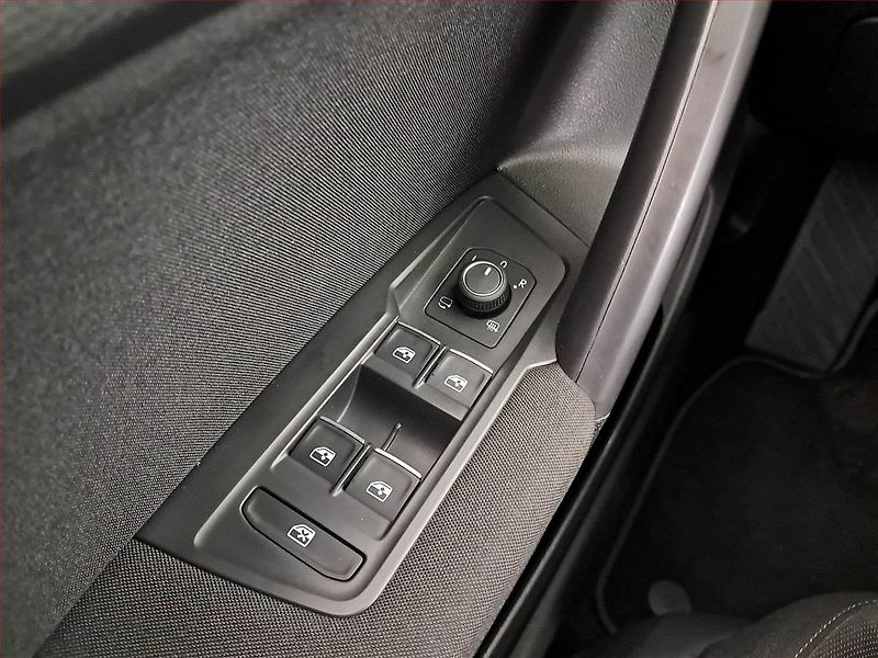 Volkswagen Tiguan Allspace (2022) 1.5 TSI - fotka 15 z 17