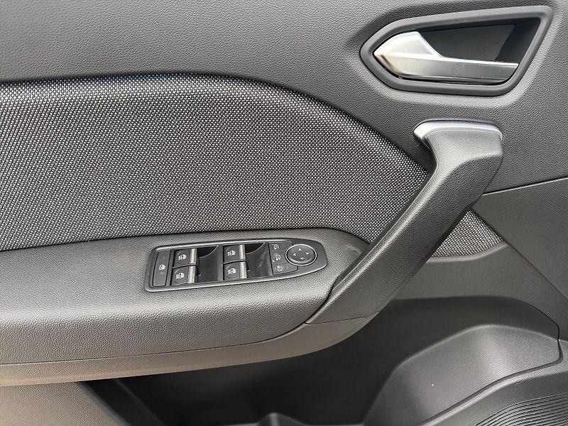 Renault Captur (2026) 1,0 TCe 67 kW Techno - fotka 15 z 27