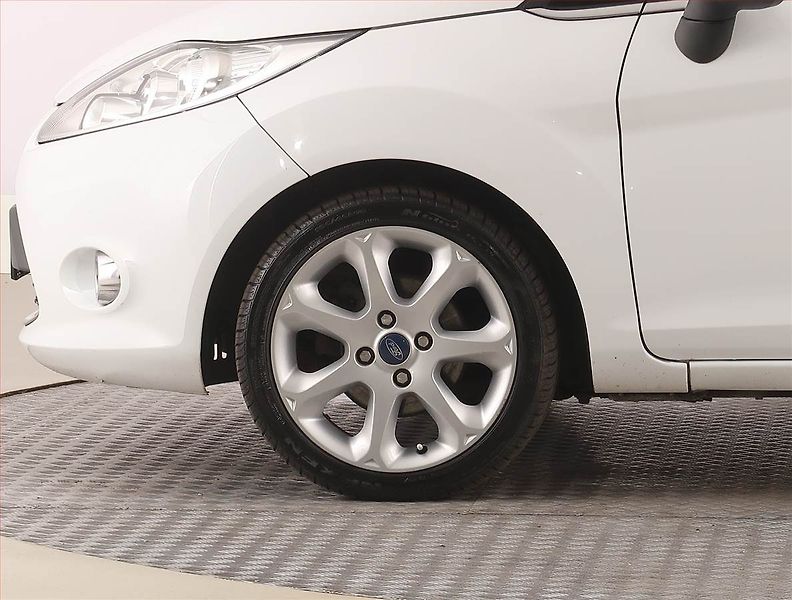 Ford Fiesta (2011) 1.4, Automat, Serv.kniha - fotka 15 z 18