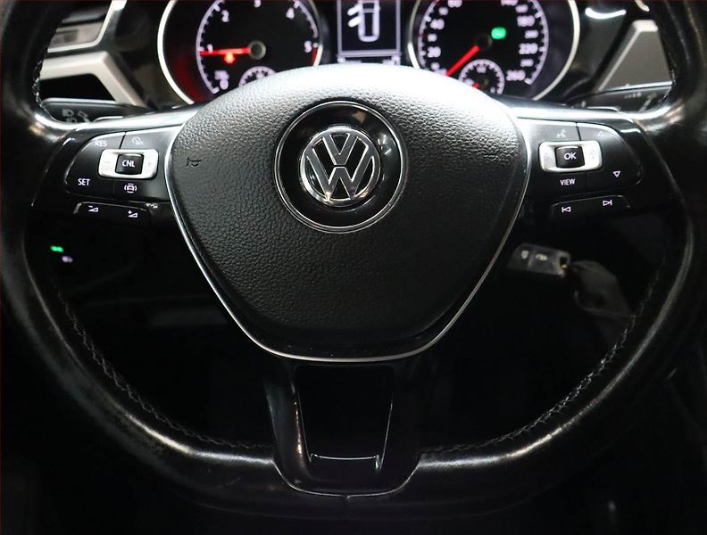 Volkswagen Touran (2020) Highline 2.0 TDI, Automat - fotka 19 z 22