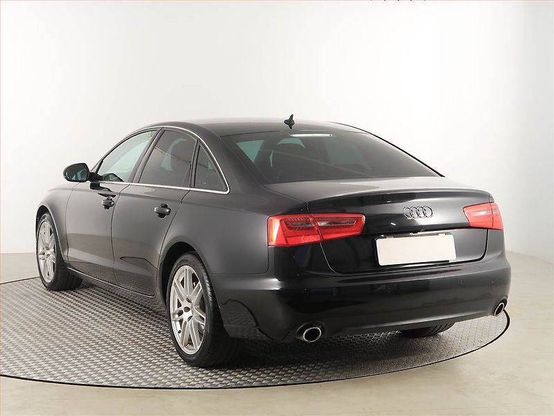 Audi A6 (2011) Basis 3.0 TDI, 4X4, Automat - fotka 4 z 19