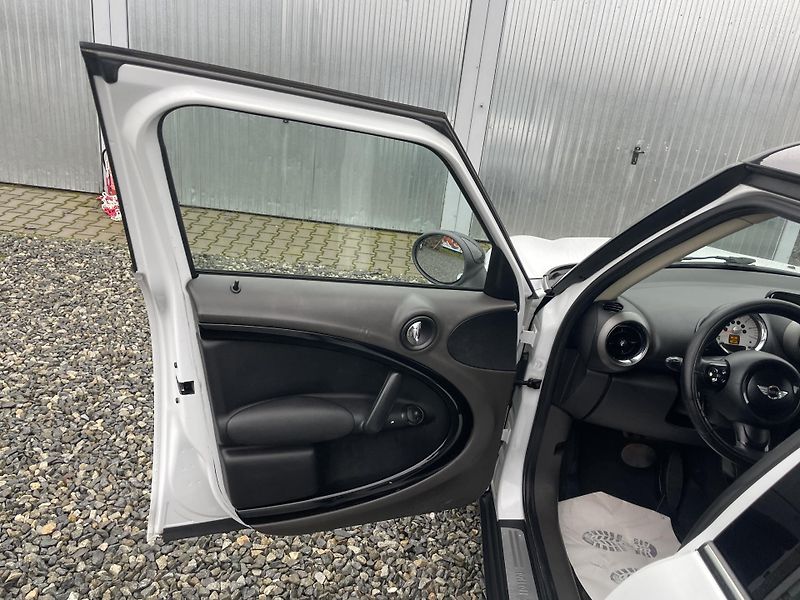 Mini Countryman 2.0SD 110PS COOPER D AUTOMAT!! - fotka 99 z 192