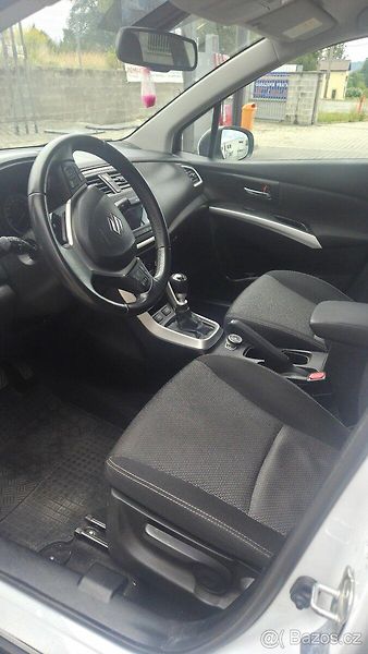 Suzuki SX4 S-Cross (2014) - fotka 9 z 20