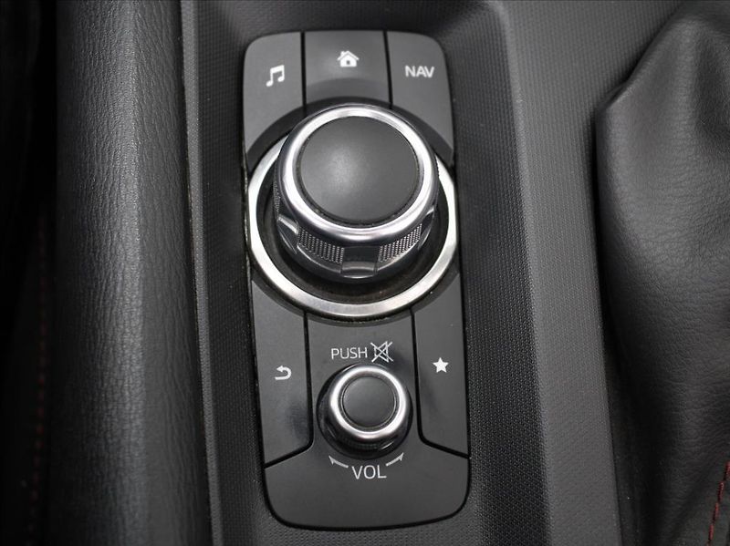 Mazda MX-5 1,5 G130 1.majitel ČR 66tkm. - fotka 13 z 15