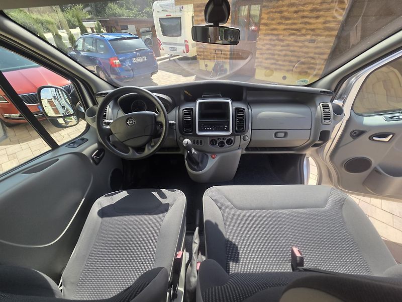 Opel Vivaro (2011) 2.0CDTI 84Kw  9-Míst - fotka 22 z 40
